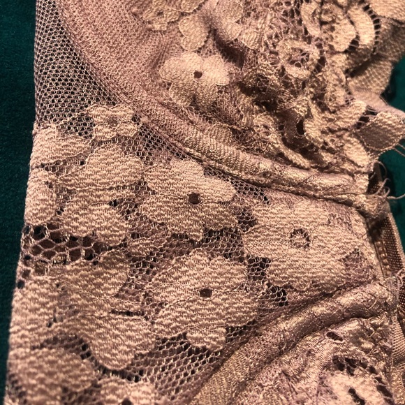 Beautiful dusty rose/lavender lace bralette. Size medium. - Picture 5 of 5